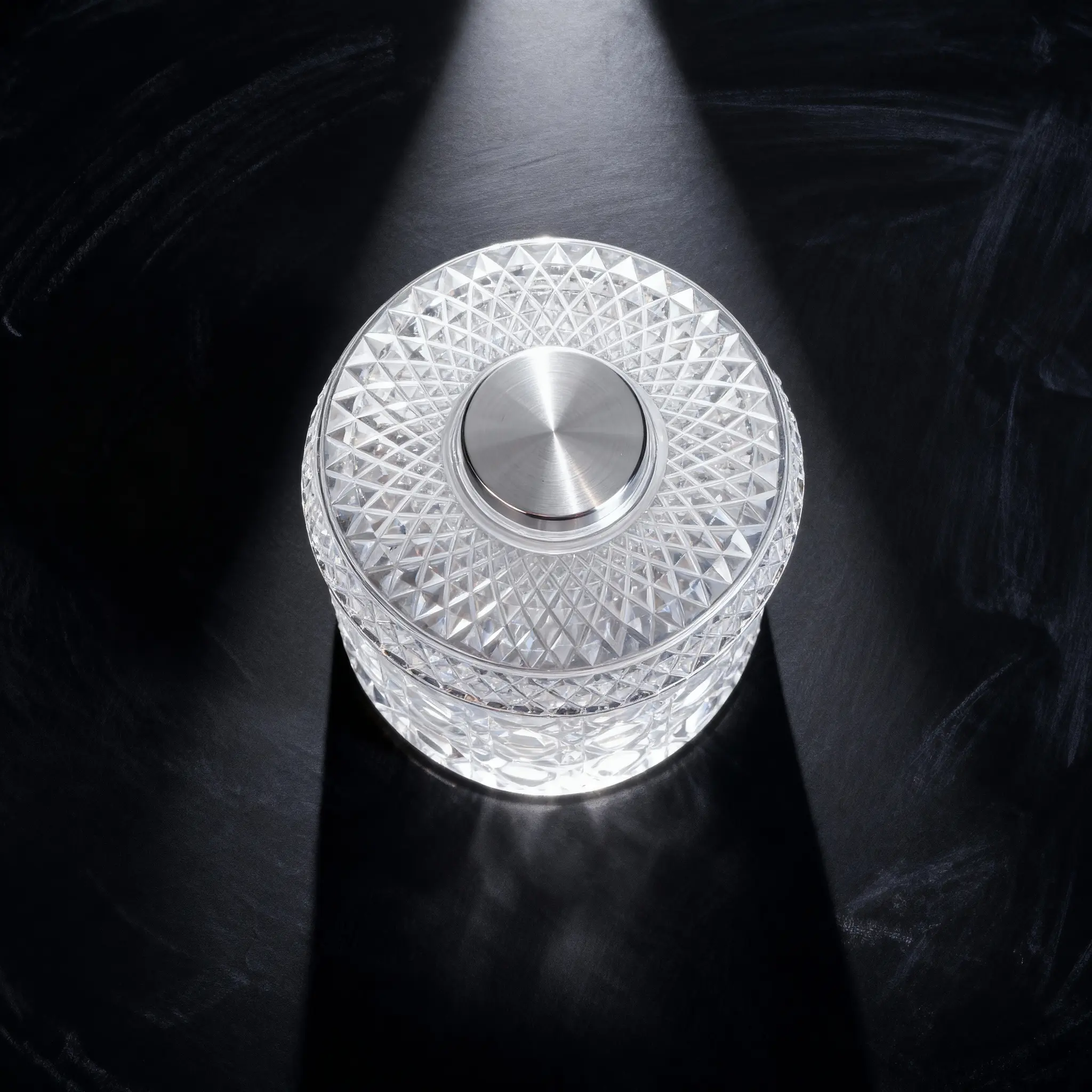360° Spinning Crystal Whiskey Glass