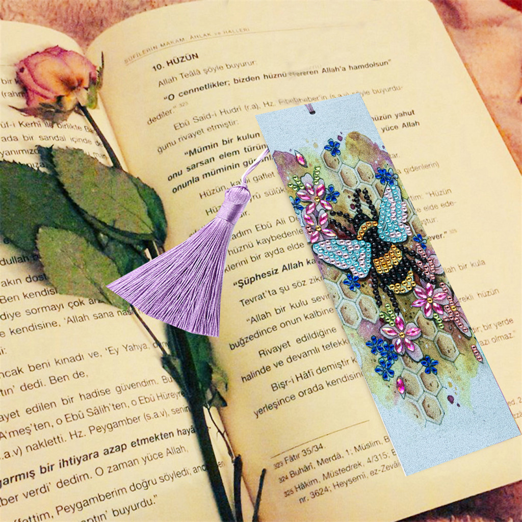 DIY Diamond Painting Bookmarks - Bee