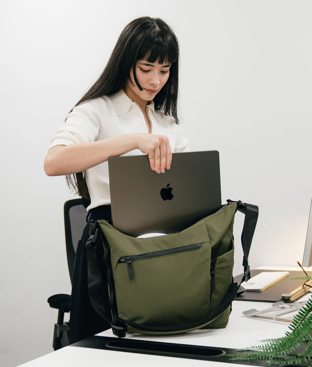 Flow Satchel (10L)