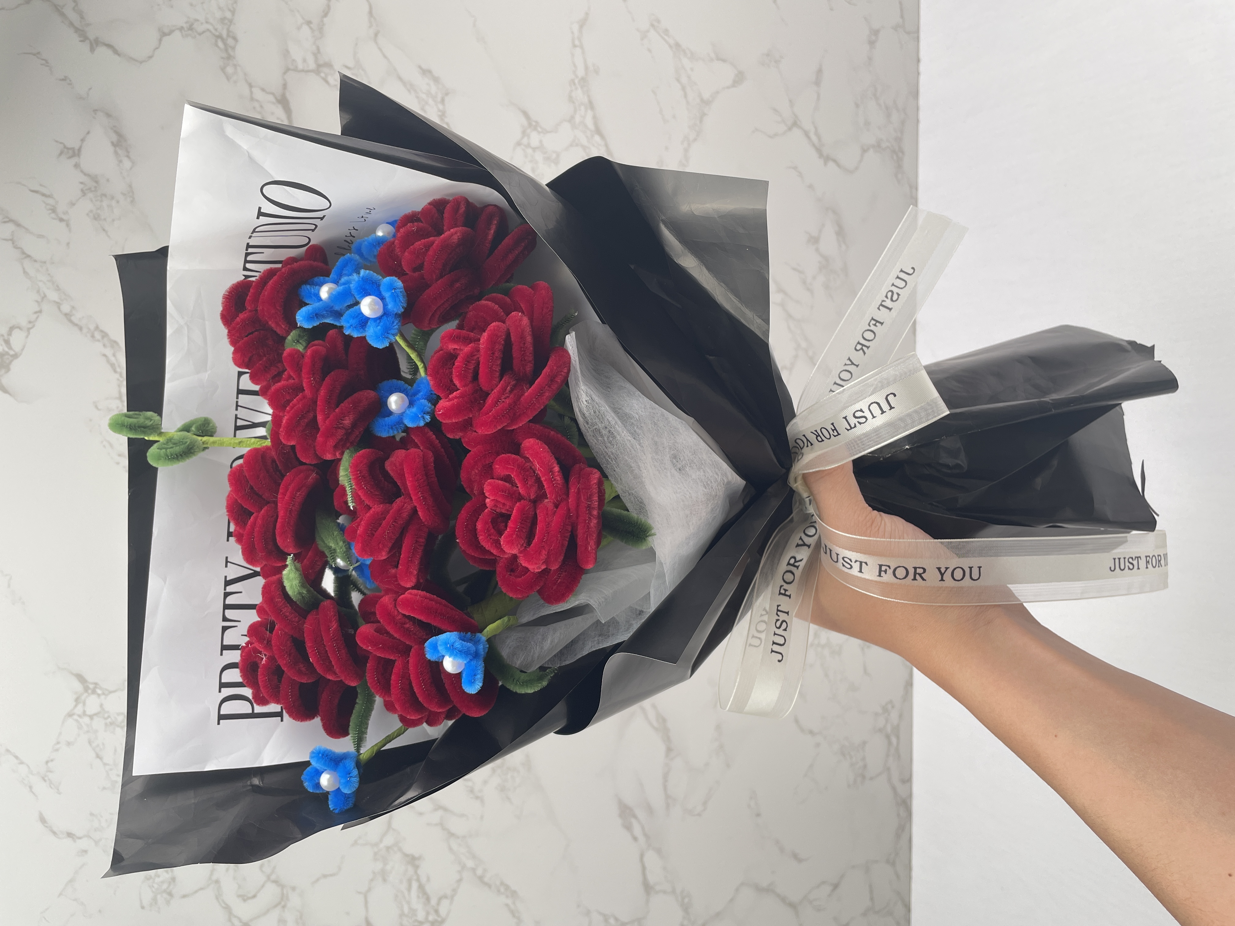Pipepapi DIY Pipe Cleaners Kit - Crimson Loop Rose Bouquet