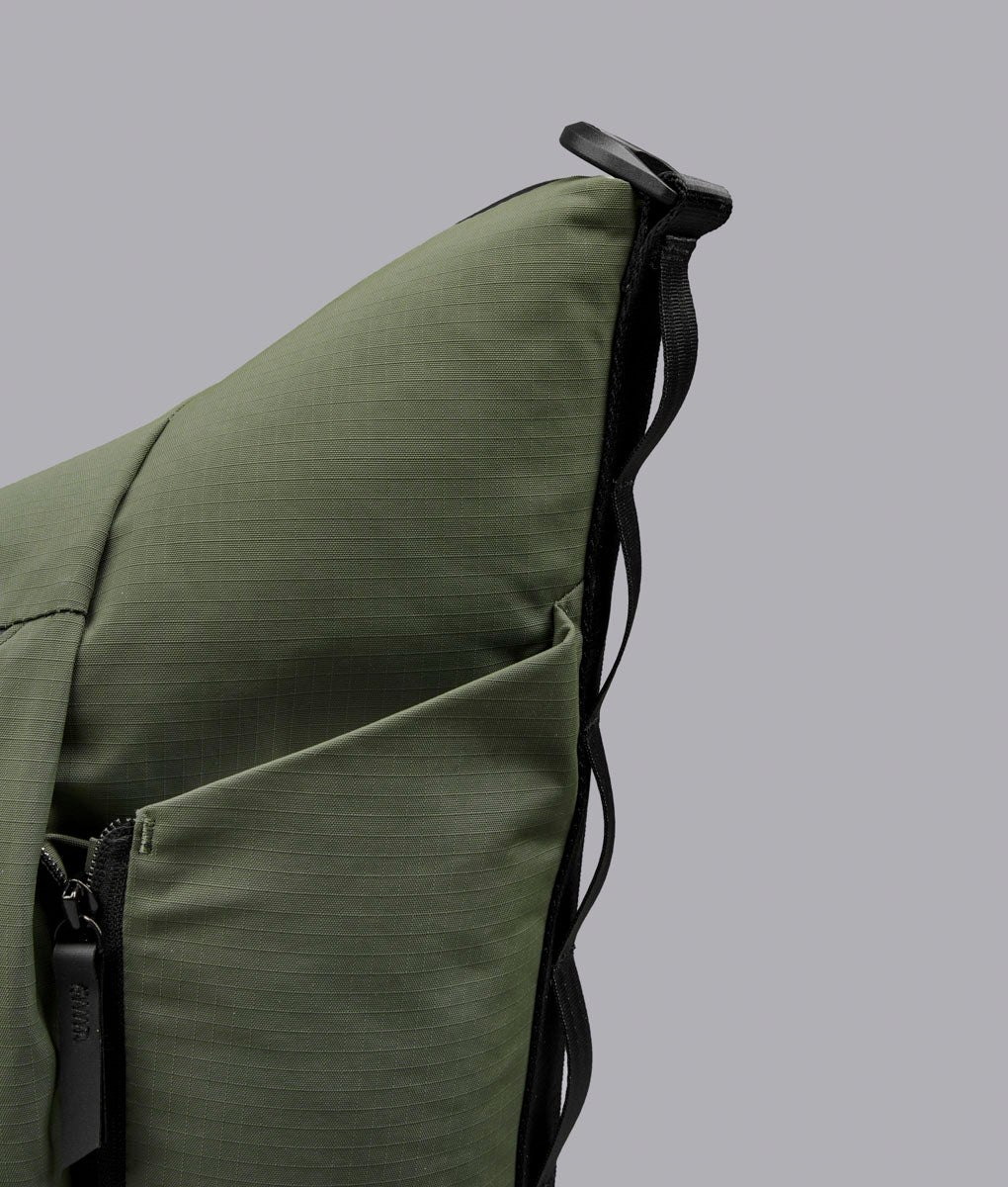 Flow Satchel (10L)