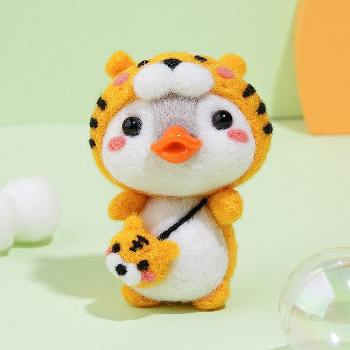FeltingJoy - Needle Felting Kit - Beaky Penguin - 6 Styles