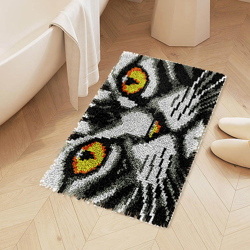 The Cat's Gaze - Latch Hook Rug Kit