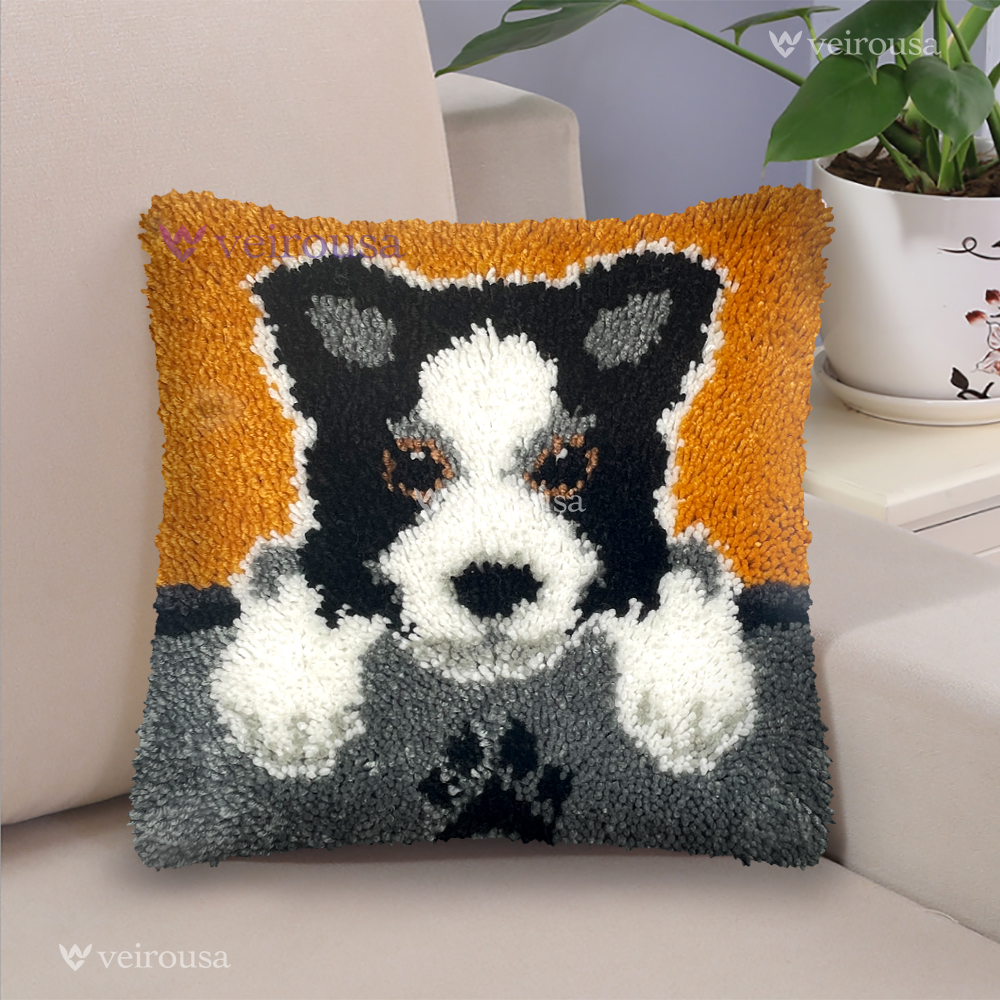 Border Collie Puppy - Latch Hook Pillow Kit