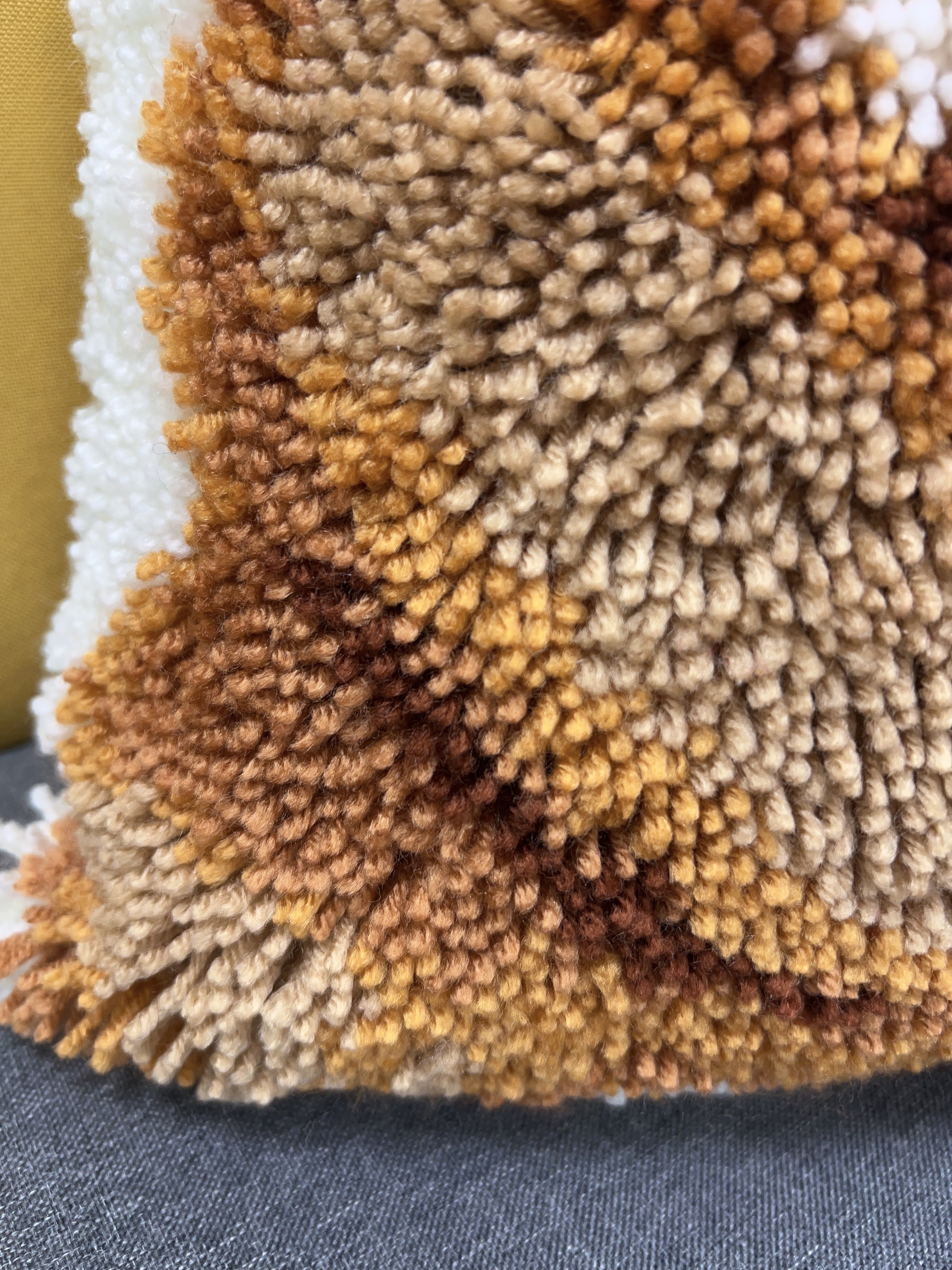 Happy Bear - Latch Hook Pillow Kit