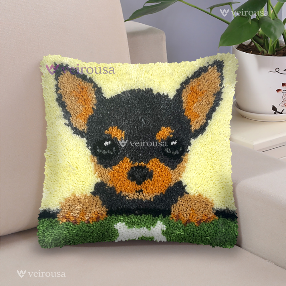 Chihuahua Puppy - Latch Hook Pillow Kit