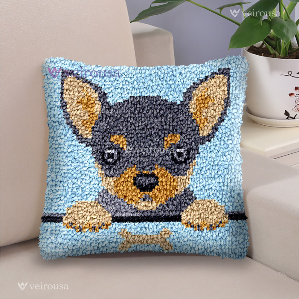 Chihuahua Puppy - Latch Hook Pillow Kit