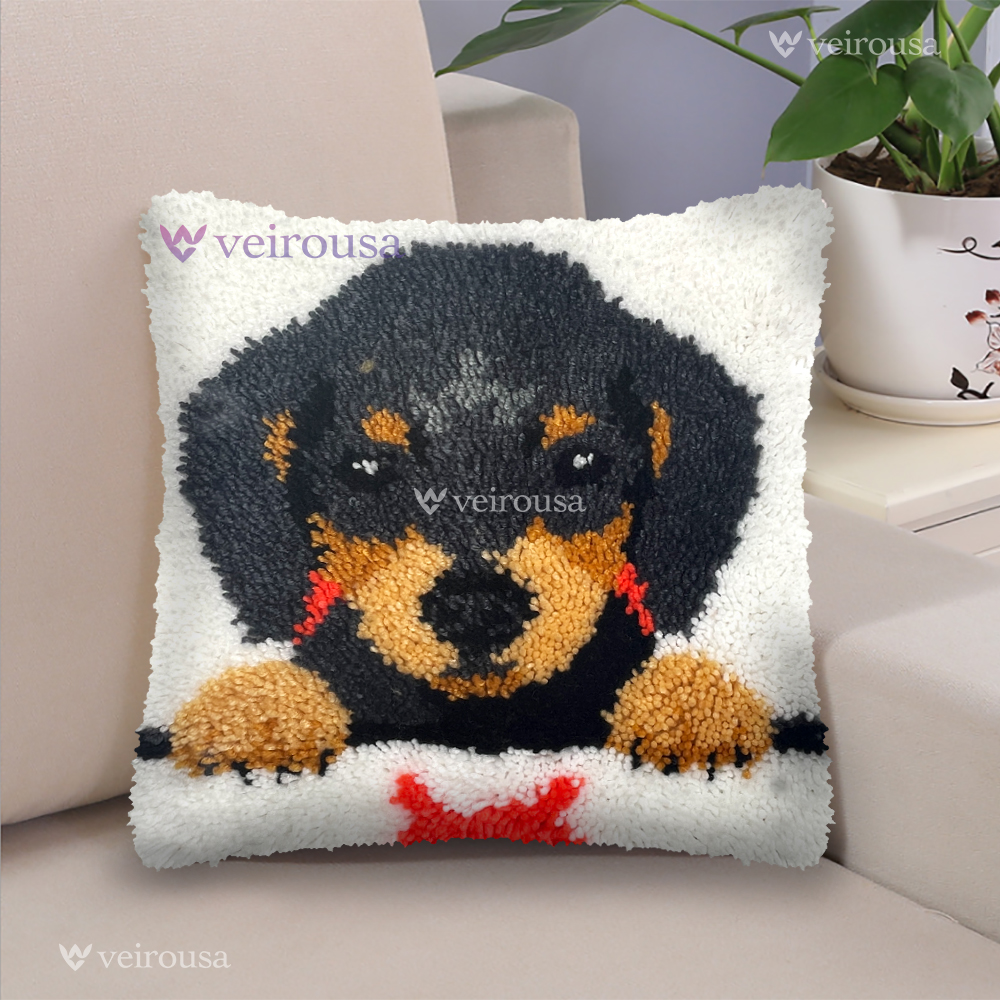 Dachshund Puppy - Latch Hook Pillow Kit