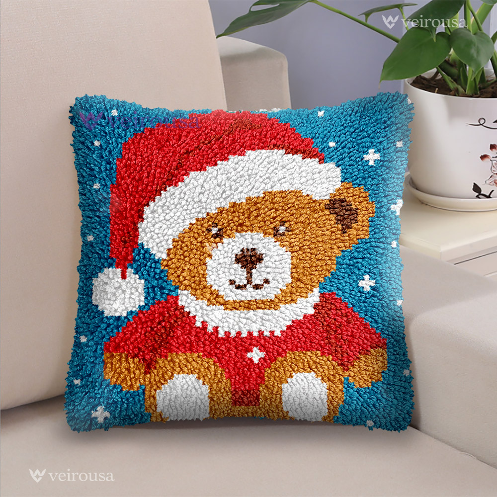 Christmas Bear - Latch Hook Pillow Kit