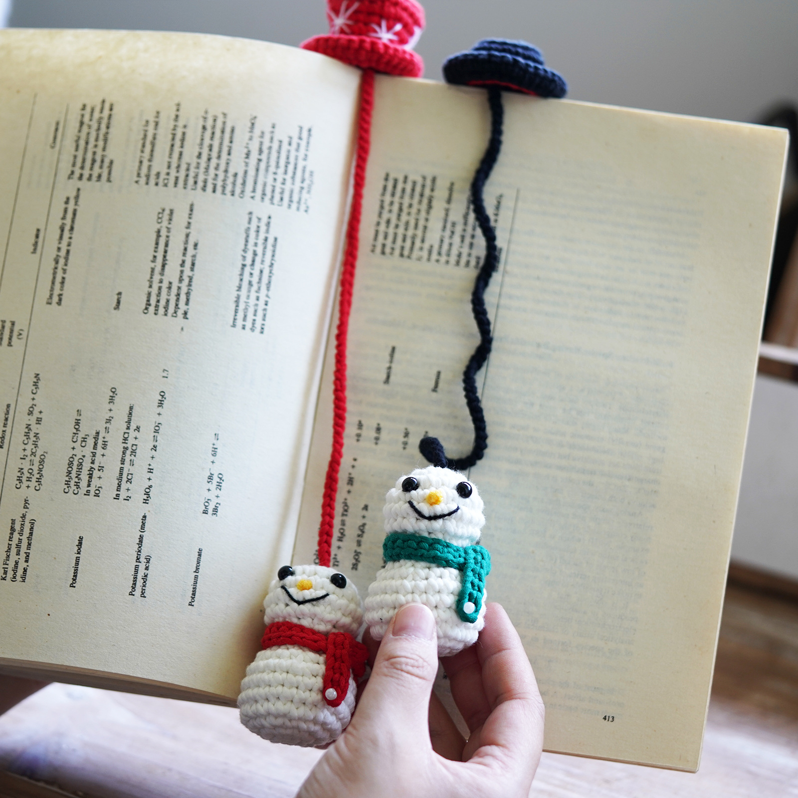 Snowman Bookmark - Crochet Kit - LOLCrochet