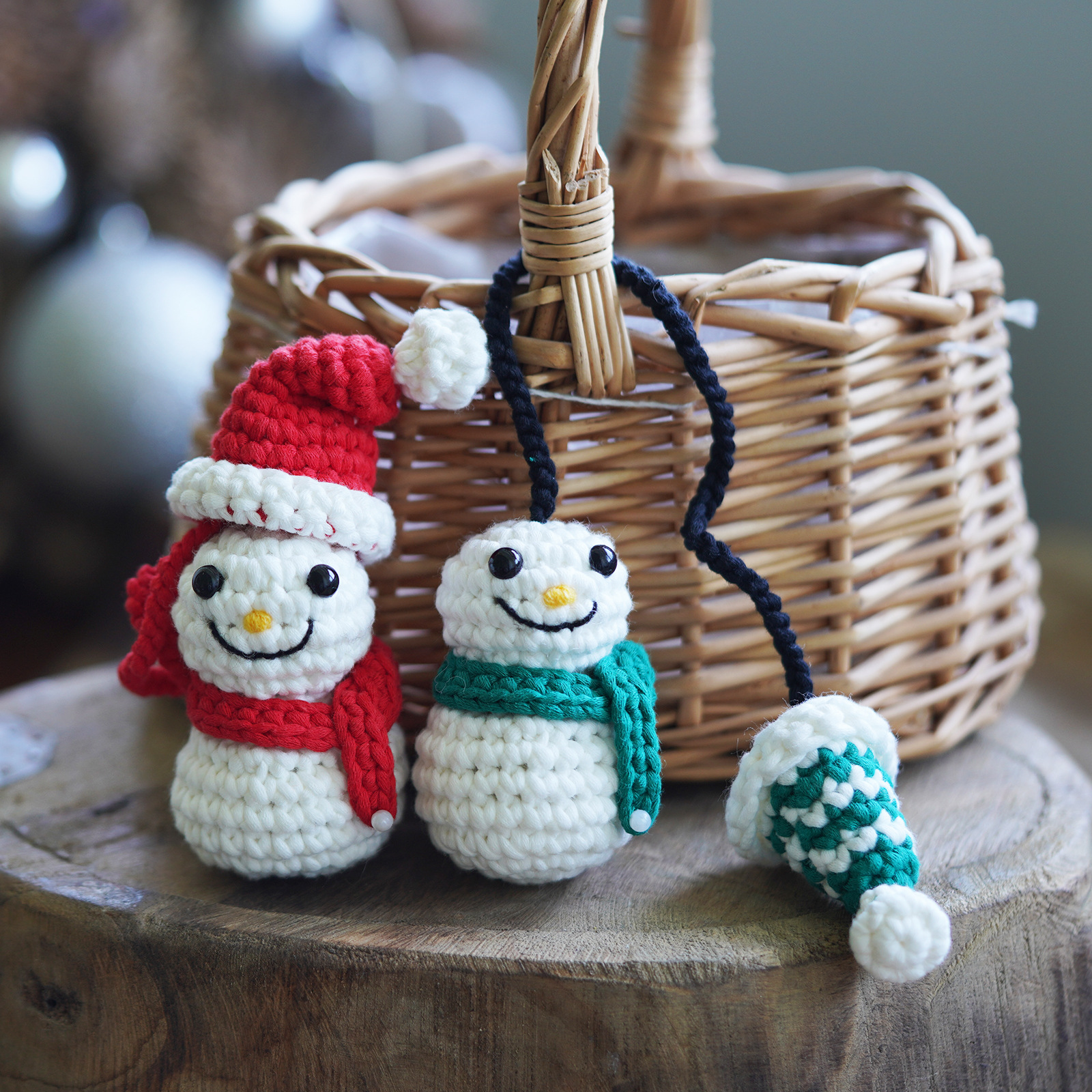 Snowman Bookmark - Crochet Kit - LOLCrochet