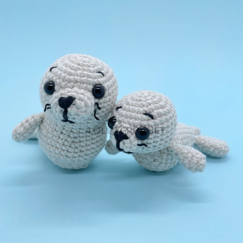 America Harbor Seal - Crochet Kit - LOLCrochet