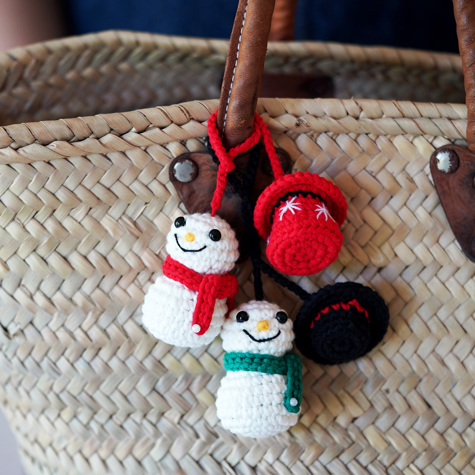 Snowman Bookmark - Crochet Kit - LOLCrochet