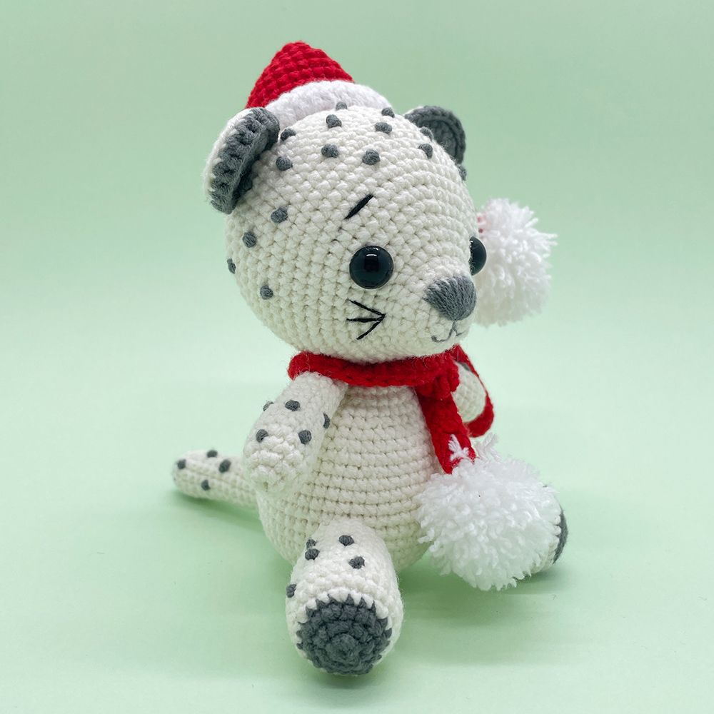 Snow Leopard Sisters - Crochet Kit - LOLCrochet