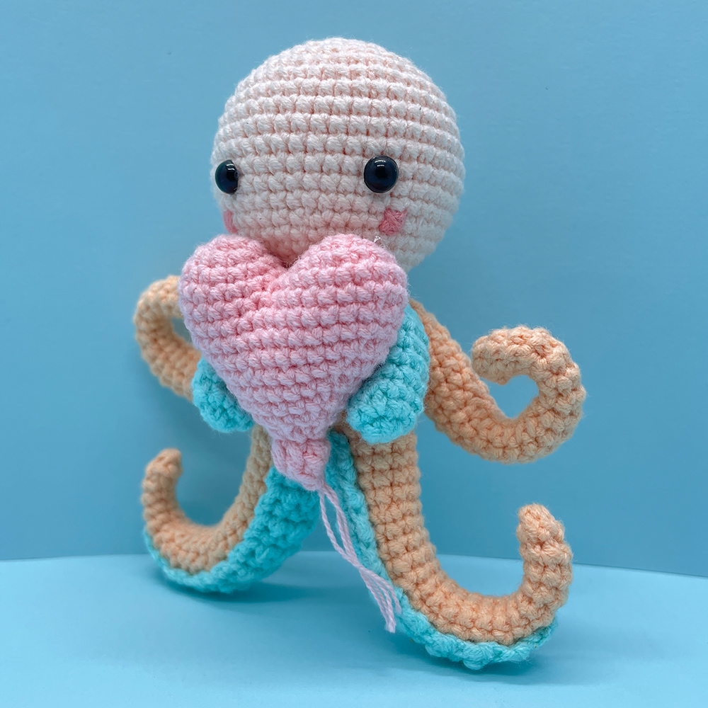 Cute Octopus and Love Ballon - Crochet Kit - LOLCrochet