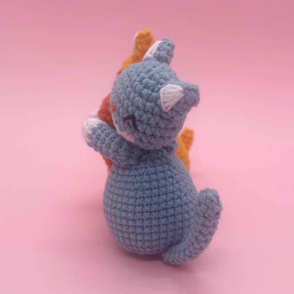 Hugging Cat - Crochet Kit - LOLCrochet