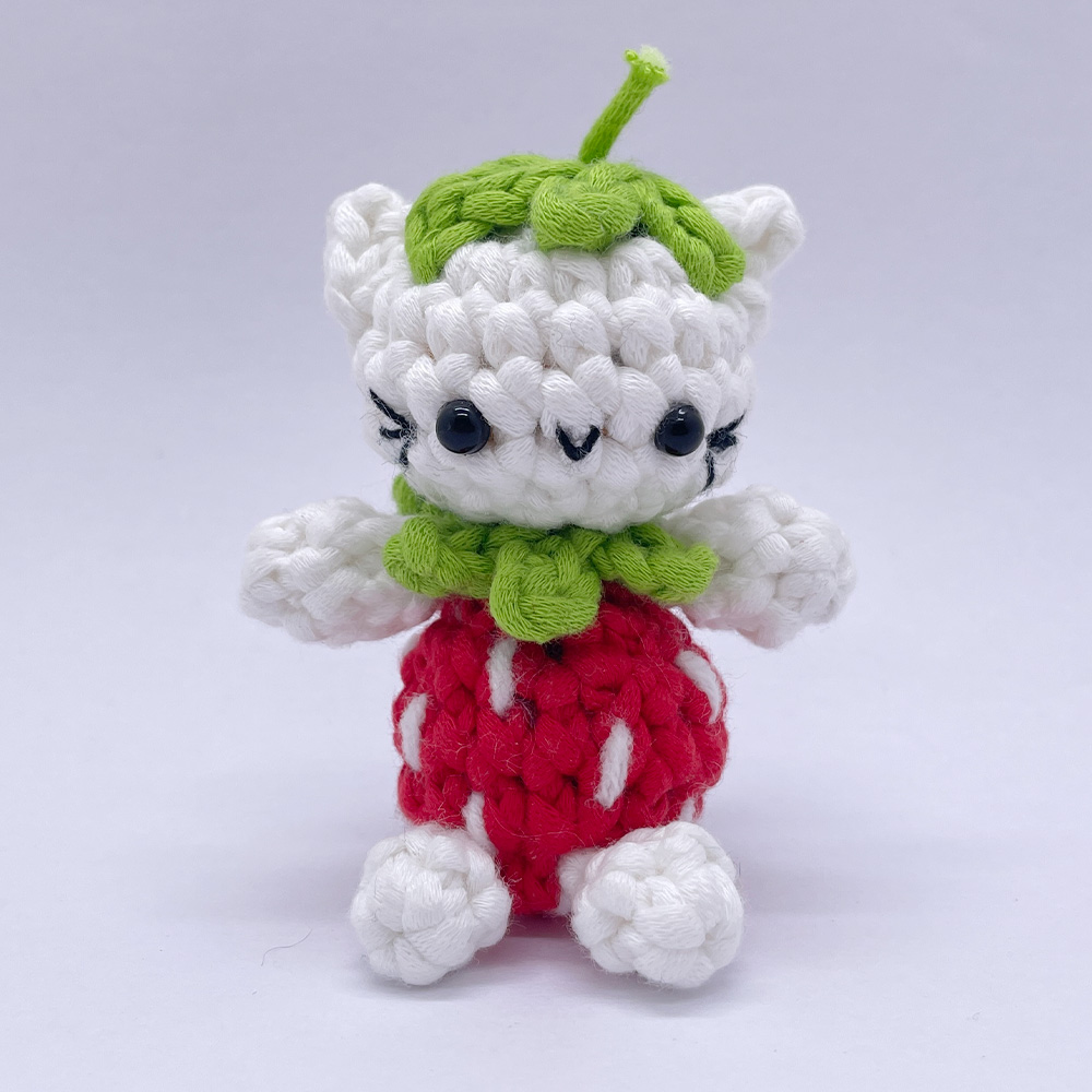 Strawberry Cat - Crochet Kit - LOLCrochet