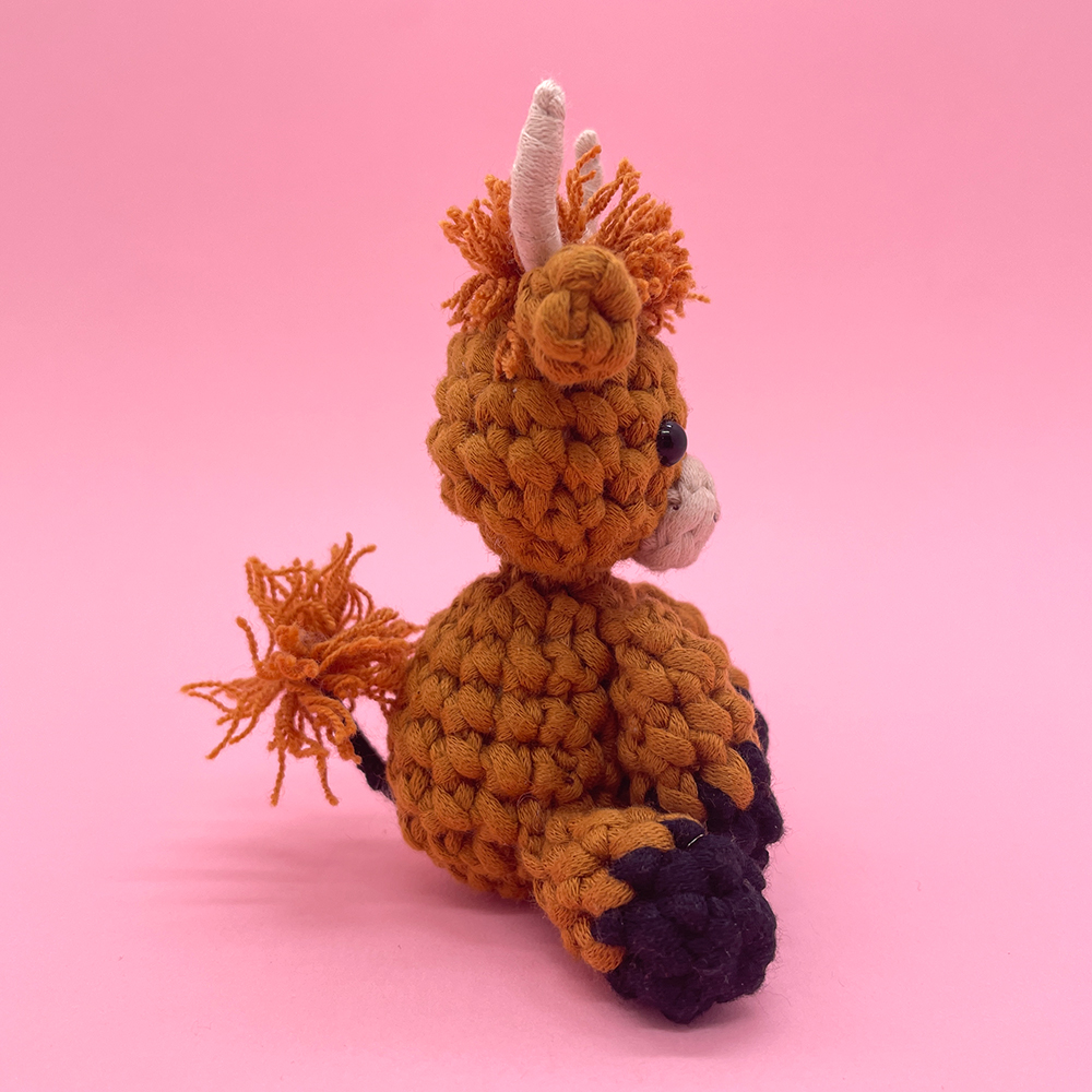 Little Highland Cow - Crochet Kit - LOLCrochet
