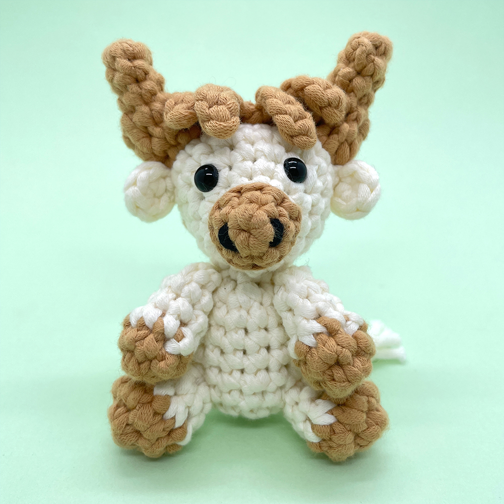 Lovely Highland Cows - Crochet Kit - LOLCrochet