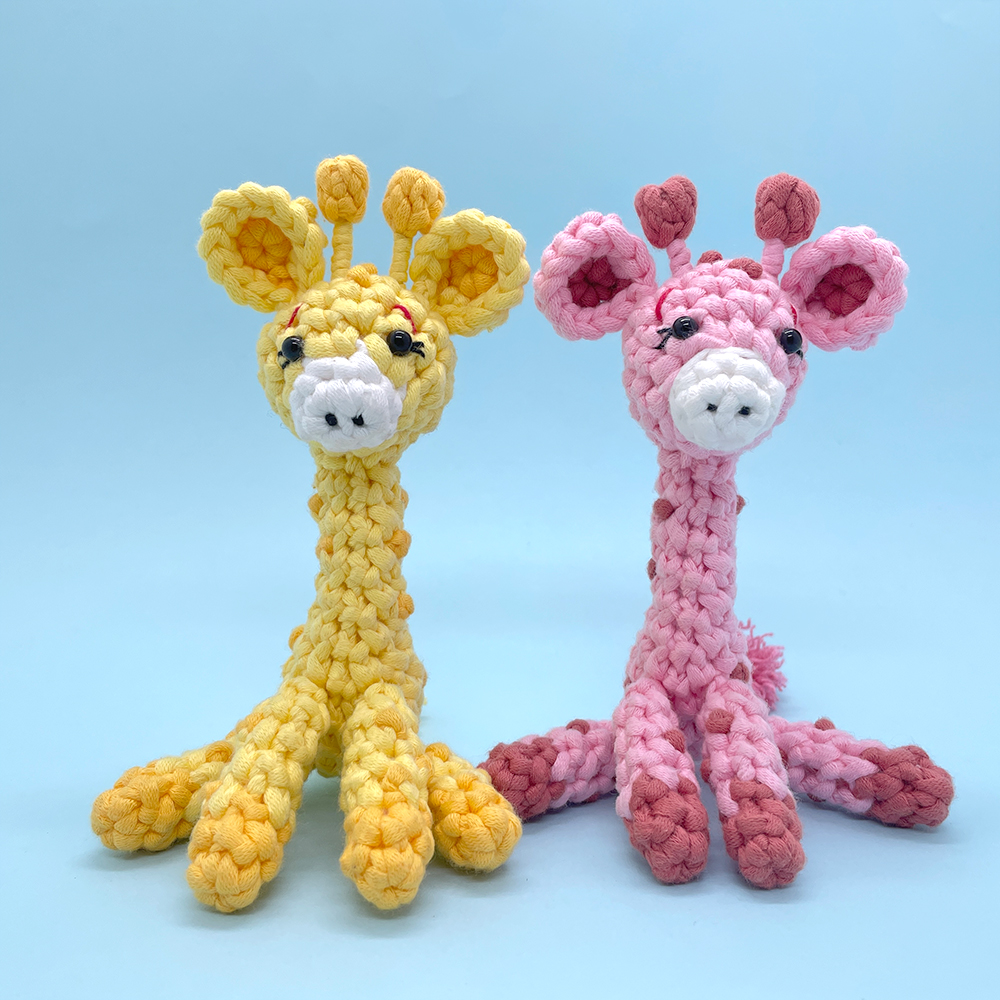 Cute Giraffe - Crochet Kit - LOLCrochet