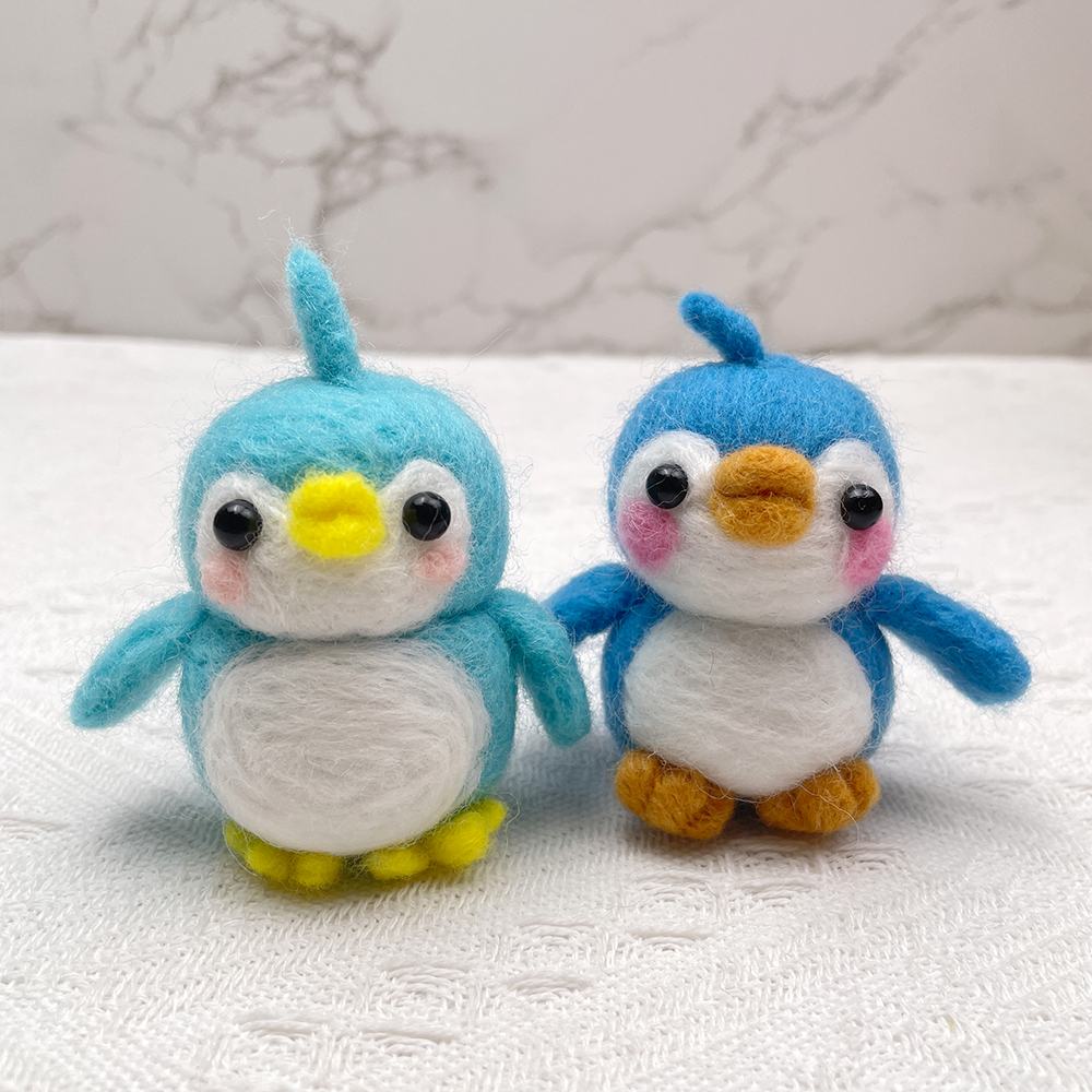 Penguin Felt Animals Needle Felting Kit - PokeaFluffy